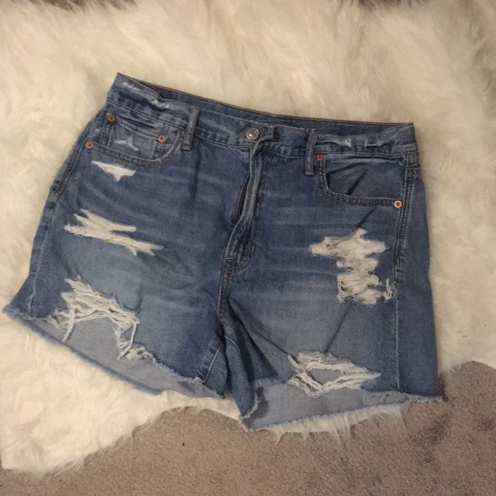 American Eagle 90s Boyfriend Shorts